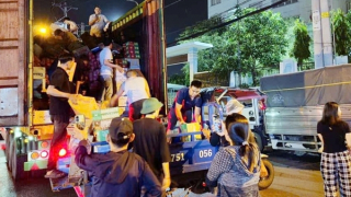 Vòng tay lớn mãi để nối sơn hà