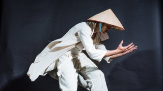 Đạo diễn "ngoại" làm mới sân khấu "nội": Nỗ lực tìm kiếm sự mới mẻ