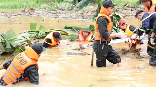Thêm một người thiệt mạng vì lũ dữ ở Làng Nủ
