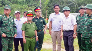 Khẩn trương tái định cư cho người dân sống dưới đồi núi bị nứt