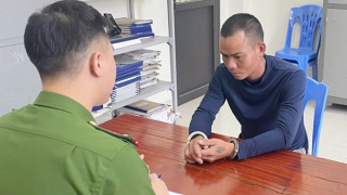 Không đội mũ bảo hiểm, vi phạm nồng độ cồn còn chống đối CSGT