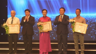 Khuyến khích cây viết trẻ trong lĩnh vực phê bình văn học nghệ thuật