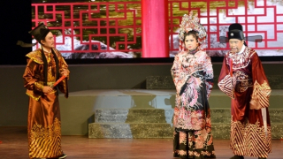 Cải lương sử Việt: Chỉ nhộn nhịp dịp liên hoan