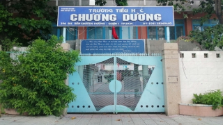 Tạm thời không bố trí lớp cho cô giáo xin tiền để mua laptop