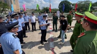 Trục xuất 10 người Trung Quốc sang Việt Nam hoạt động lừa đảo trên mạng