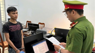 Vác hung khí đi chém người, thêm 2 nam thanh niên bị bắt