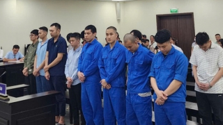 Lừa đảo “chạy án” để chiếm đoạt nhiều tỷ đồng, 17 bị cáo lĩnh án