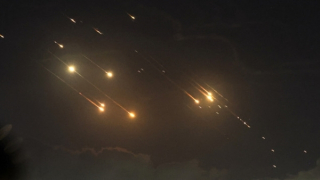 Nơi tập kết F-35 và trận địa phòng không của Israel hứng chịu nhiều tên lửa Iran