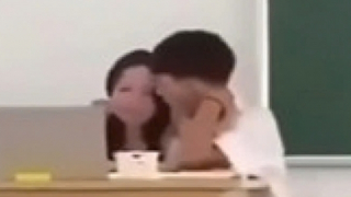 Hà Nội chính thức thông tin vụ cô giáo thân mật với nam sinh trong lớp học