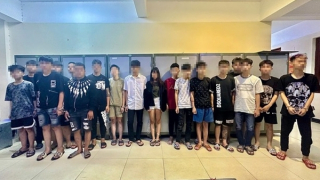 Làm rõ gần 40 thanh, thiếu niên mang dao nhọn, tuýp sắt tụ tập đánh nhau trong đêm