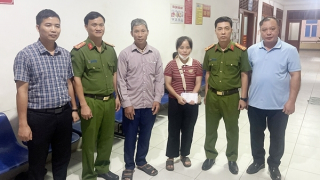 Thăm hỏi cán bộ Công an thị trấn bị thương khi làm nhiệm vụ