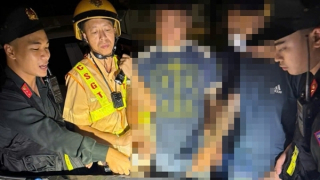 Cảnh sát 141 bắt giữ nhiều đối tượng mang ma túy, bình khí cười