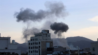 Mỹ không kích dồn dập loạt căn cứ của Houthi ở Yemen