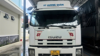 Ô tô tải chở hơn 1.500 áo giả nhãn mác thương hiệu nổi tiếng