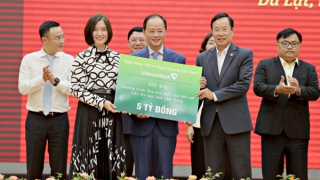 Vietcombank dành hàng trăm tỷ đồng hưởng ứng chương trình xóa nhà tạm, nhà dột nát trên cả nước