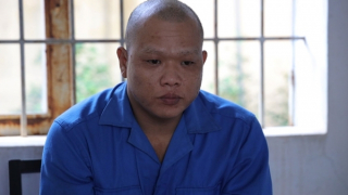 Bắt tạm giam con bạc cướp tiền của tài xế taxi ở vùng biên