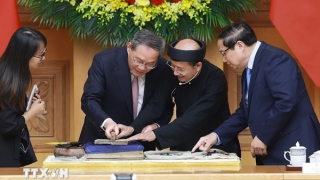 Thủ tướng Việt Nam và Trung Quốc cùng thưởng thức văn hóa truyền thống