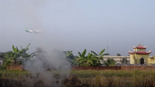Xảy ra 48 vụ đốt rơm rạ, chiếu đèn lazer, thả diều... quanh sân bay Nội Bài