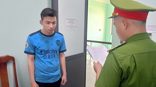 Gởi clip nhạy cảm cho gia đình chồng sắp cưới của người yêu cũ