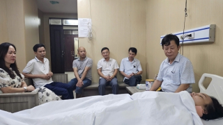 Can ngăn bạn ẩu đả, nữ sinh lớp 11 bị đánh gãy đốt sống cổ