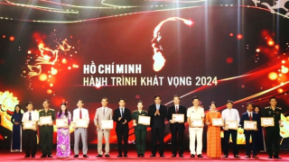 Tôn vinh những tấm gương điển hình tiêu biểu khu vực miền Trung – Tây Nguyên