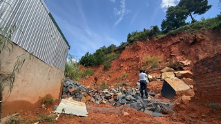 Cương quyết di dời người dân khỏi khu vực sạt trượt