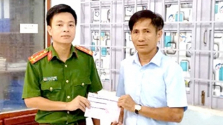 Công an xã giúp người dân nhận lại gần 1 tỷ đồng chuyển nhầm
