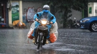 Miền Bắc mưa dông nhiều nơi, Hà Nội nhiệt độ giảm nhẹ