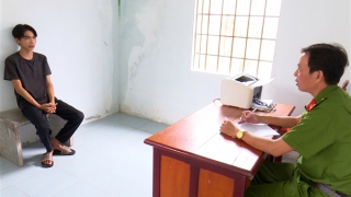 Khởi tố đối tượng quan hệ với bé gái dưới 16 tuổi