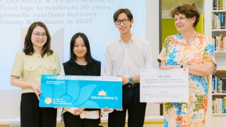 Trao giải cuộc thi thiết kế logo 50 năm quan hệ ngoại giao Đức – Việt Nam