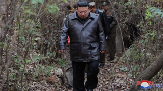 Ông Kim Jong-un thị sát căn cứ tên lửa chiến lược giữa lúc "nước sôi lửa bỏng"