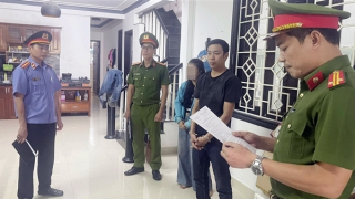 Nhân viên cửa hàng quần áo tham ô gần 800 triệu đồng