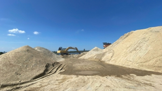 Sự thật về doanh nghiệp trúng giá 370 tỷ đồng một mỏ cát tại Quảng Nam