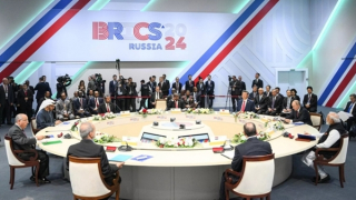 Những tín hiệu chính trị quan trọng với phương Tây