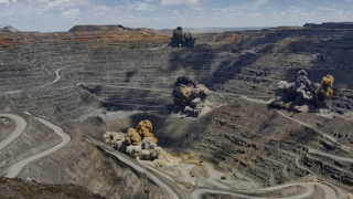 Trung Á: Cuộc đua khoáng sản chiến lược