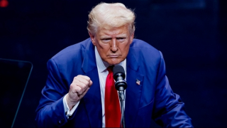 Ông Trump dọa áp thuế siêu khủng với Liên minh châu Âu nếu đắc cử