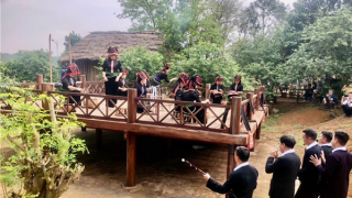 Về miền di sản tinh hoa và bản sắc