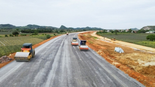 Gỡ khó nguồn cung cát đắp nền: Sớm hoàn thành 600km đường cao tốc đúng hạn