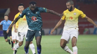 Muôn chuyện bi hài bị “Tây” kiện của V.League