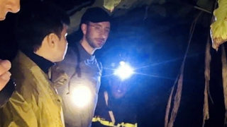 Công an thị xã Sa Pa xuyên đêm tìm kiếm du khách lạc trong rừng