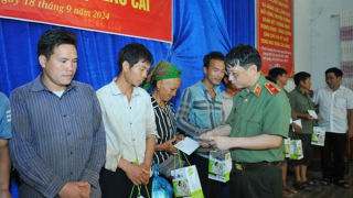 Báo CAND kết nối ân tình,  chung tay khắc phục hậu quả bão lũ