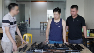 Thu giữ gần 900 linh kiện súng trong xưởng cơ khí Glotech