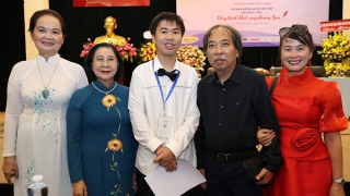 Cậu bé hiện thực hóa ước mơ trở thành nhà văn