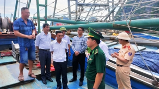 Đồng hành cùng ngư dân trong hoạt động khai thác thủy sản