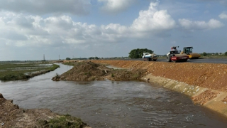 Quảng Trị xây đường thành… “đê”, gây ngập lụt