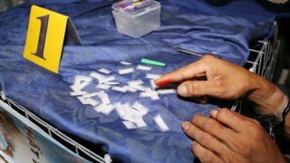 Mua ma túy về bán lại kiếm lời