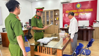 Bắt tạm giam Công chứng viên tiếp tay cho kẻ lừa bán đất