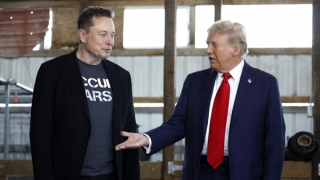 Nhân vật đặc biệt xuất hiện trong cuộc điện đàm giữa ông Trump và ông Zelensky