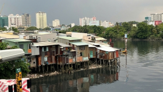 Nhiều khó khăn trong việc di dời nhà ven kênh rạch