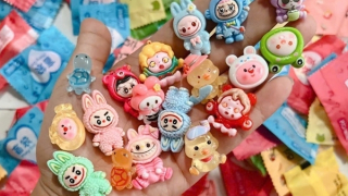 Đu trend đốt tiền mua đồ chơi vô bổ